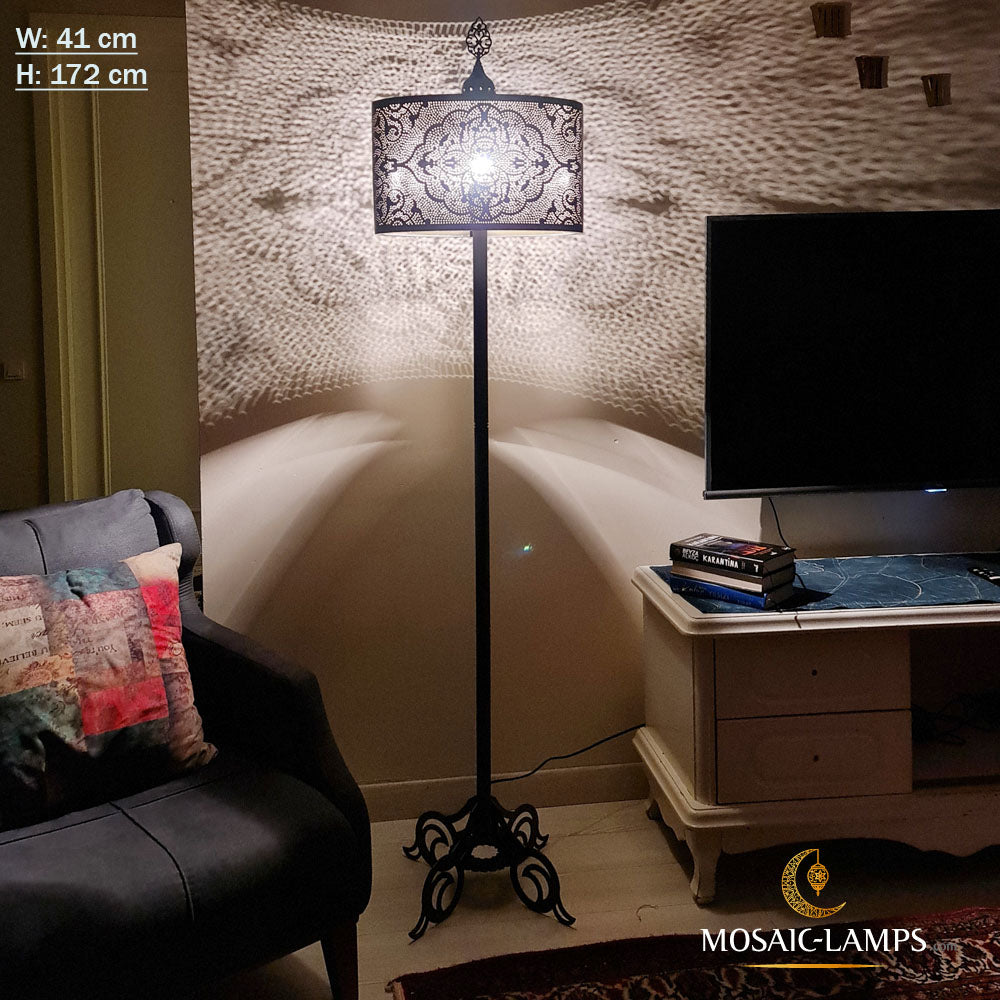 Lampenschirm-Stehlampe groß, marokkanische handgefertigte perforierte Metallsockelleuchten, traditionelle Wohnzimmerleuchten, authentische Restaurant-Stehlampen